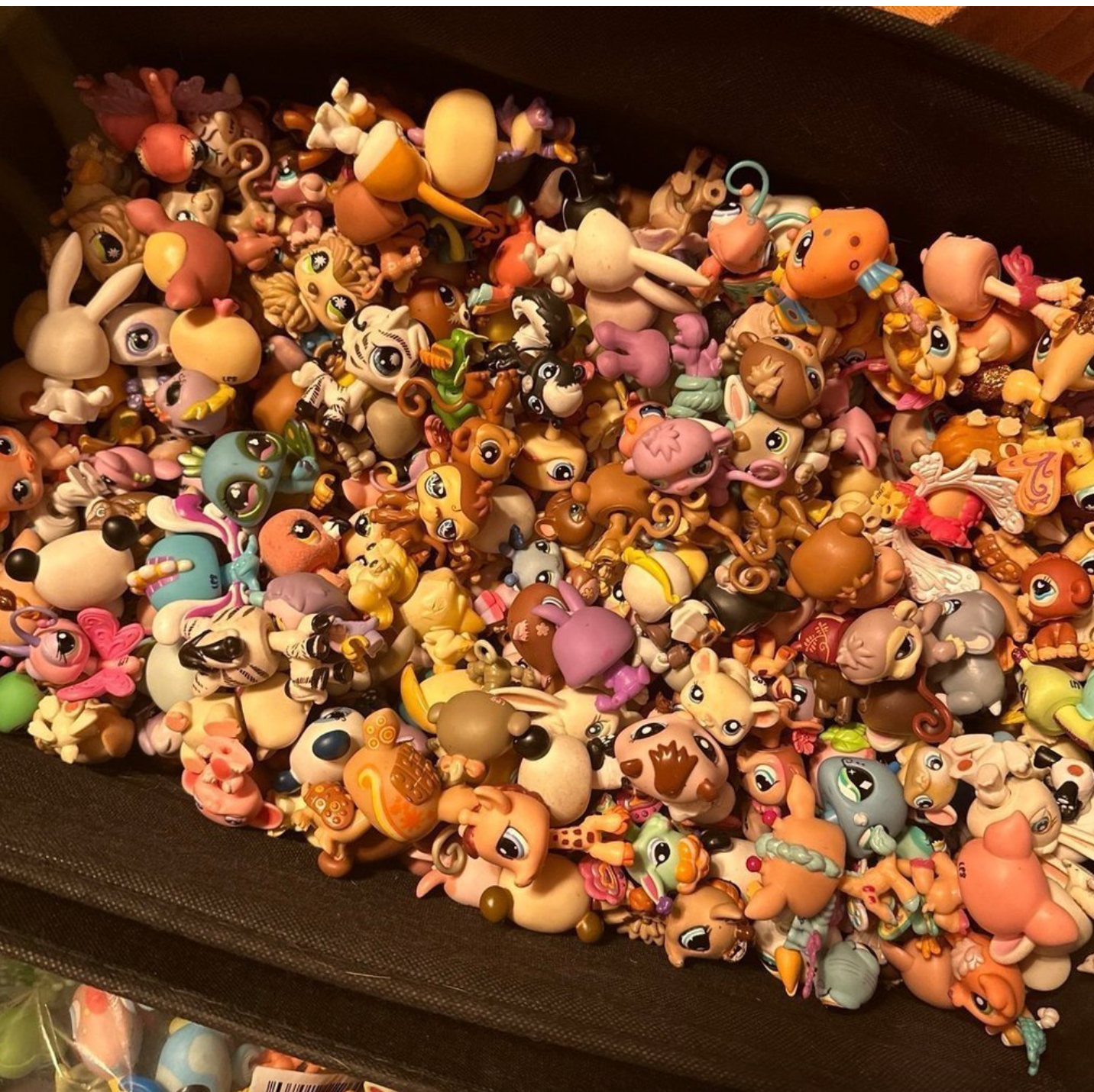 HUGE Littlest Pet Shop Lot – 587 Authentic Pets! Cats, Dogs, Reptiles, & More