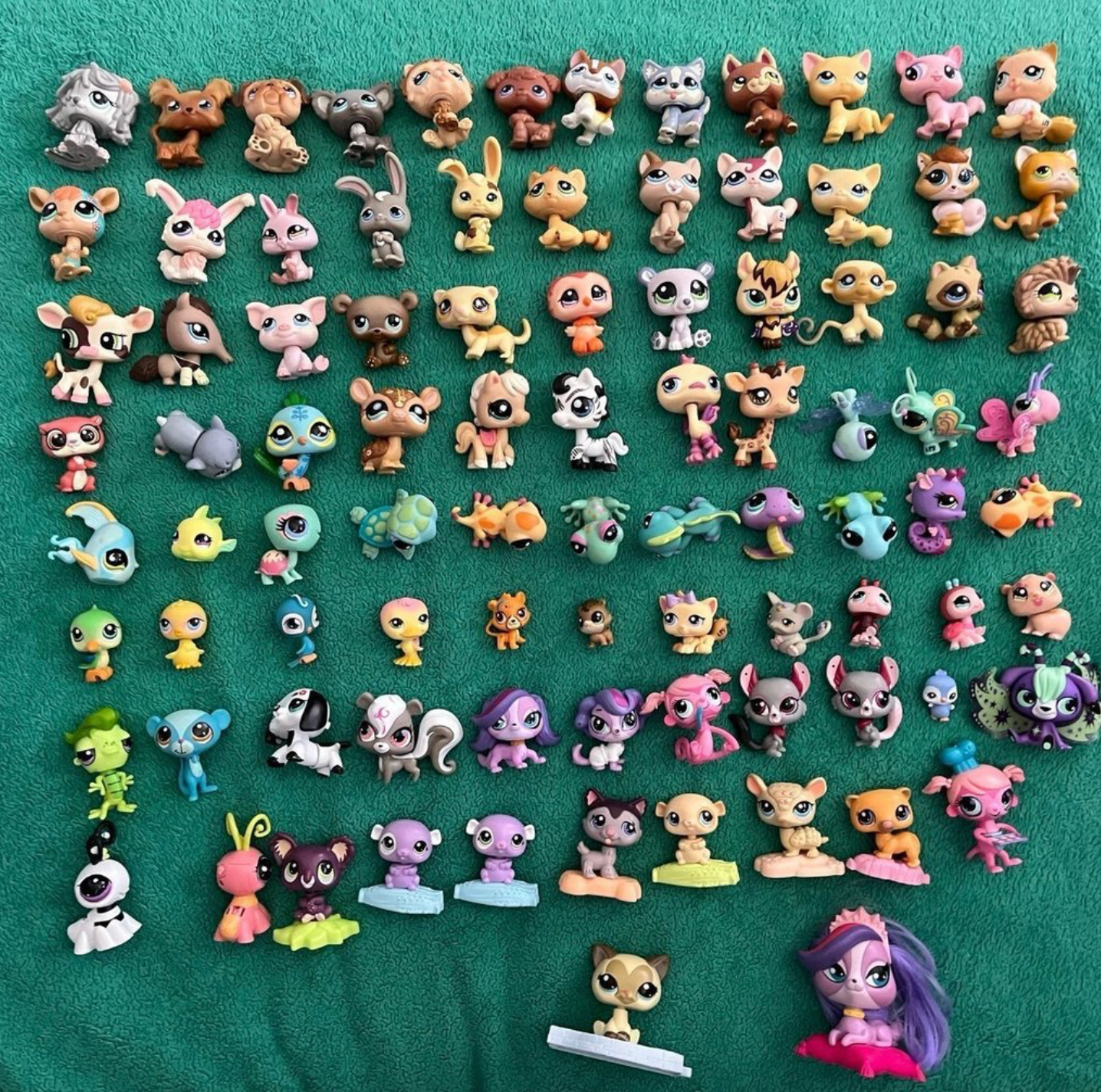 Huge LPS Lot – 425 Authentic Pets, Normal Wear & Tear