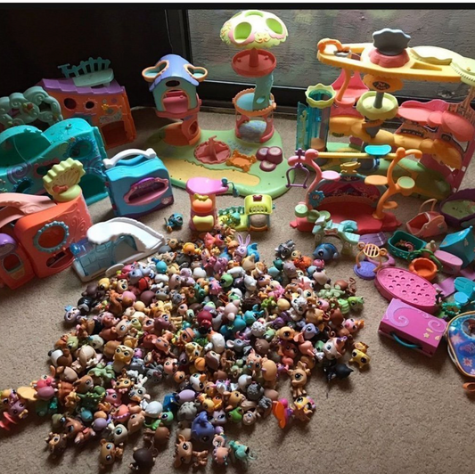 Littlest Pet Shop Huge Lot – 253 Pets, Playsets & Accessories